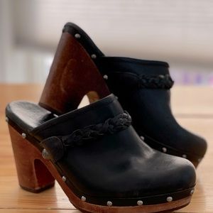 UGG Kaylee clogs size 10